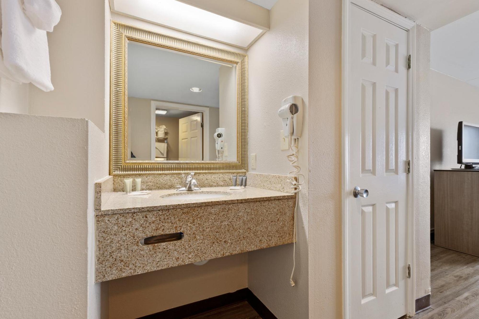 Ocean Crest Inn And Suites Myrtle Beach Quarto foto